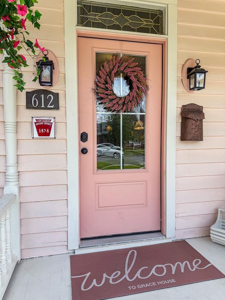 Property Photo: 612 Tazewell Ave VA 23310