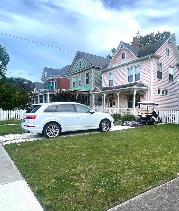 Property Photo: 612 Tazewell Ave VA 23310