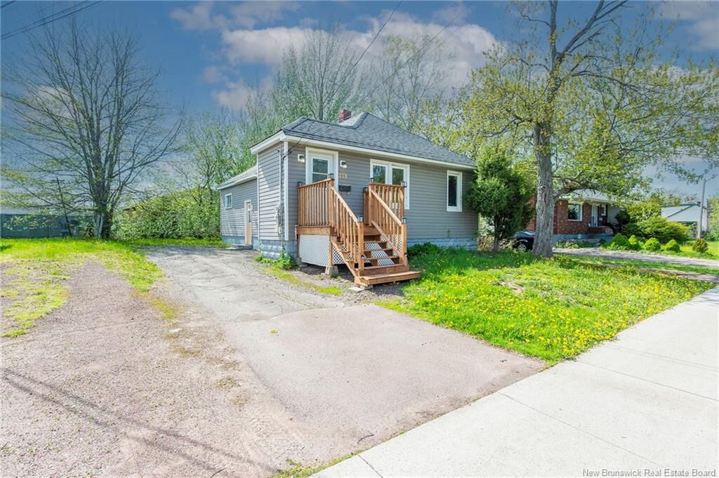 Property Photo:  150 Purdy Avenue  NB E1C 7W2 