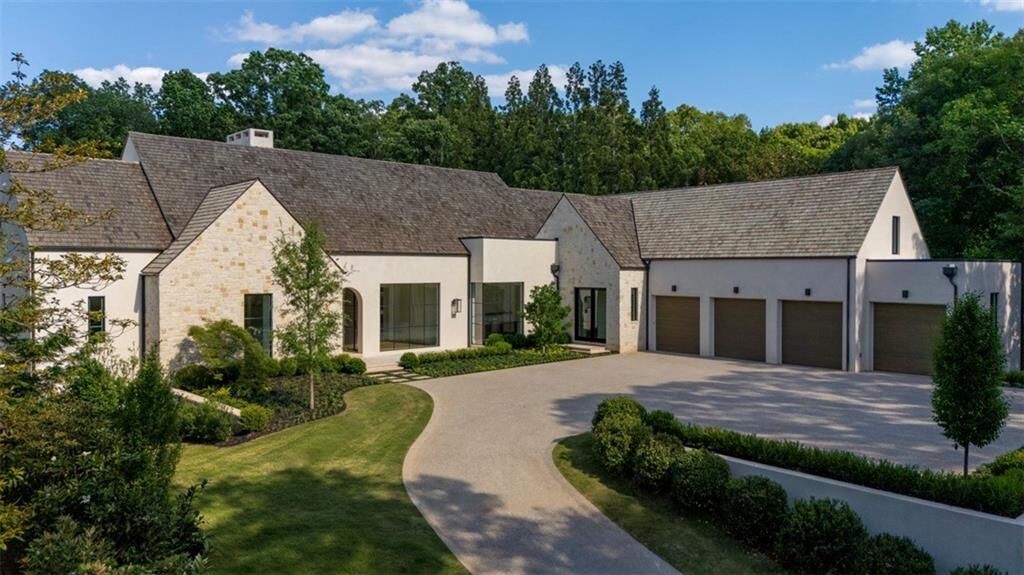 Property Photo: 3603 Knollwood Drive NW GA 30305