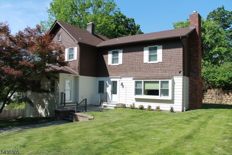 Property Photo:  59 Molly Stark Dr  NJ 07960 