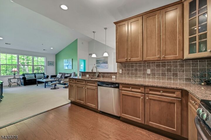 Property Photo:  909 Brook Hollow Dr 909  NJ 07981 