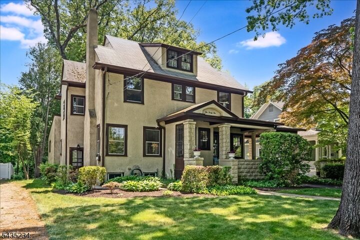 Property Photo:  525 S Maple Ave  NJ 07452 