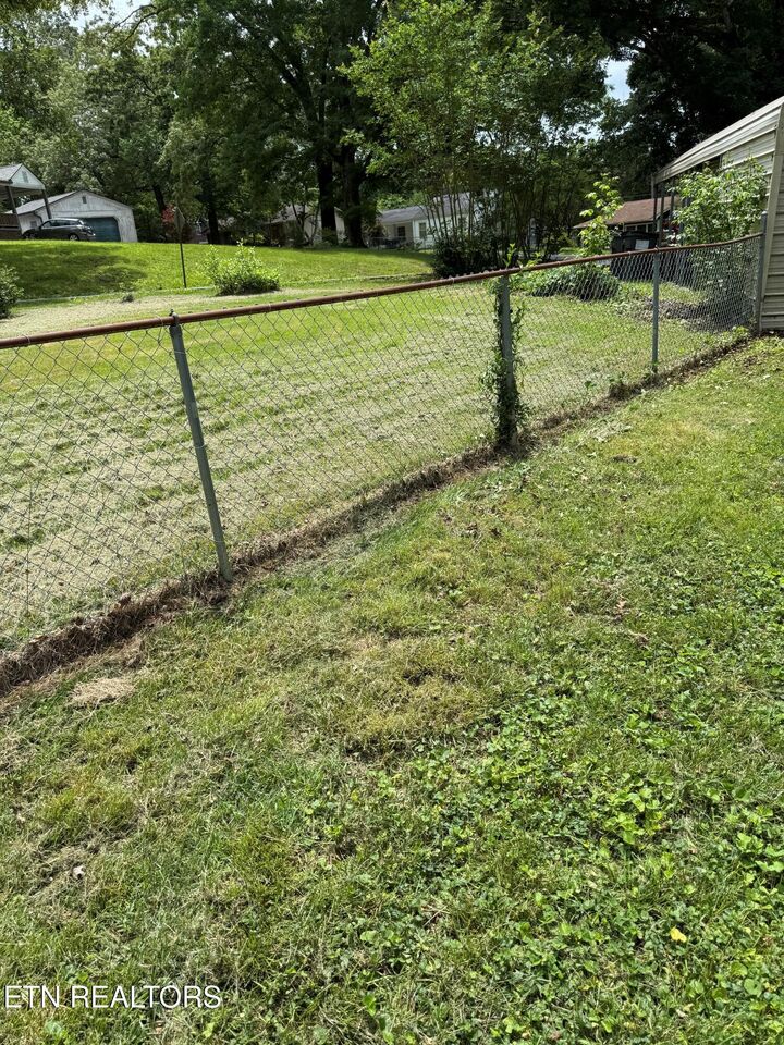 Property Photo:  504 Akers St  TN 37804 