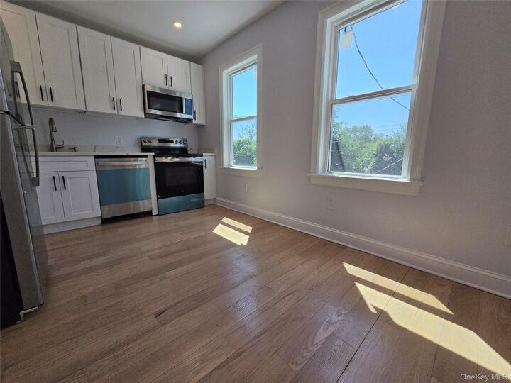 Property Photo:  965 Main Street 2  NY 10801 
