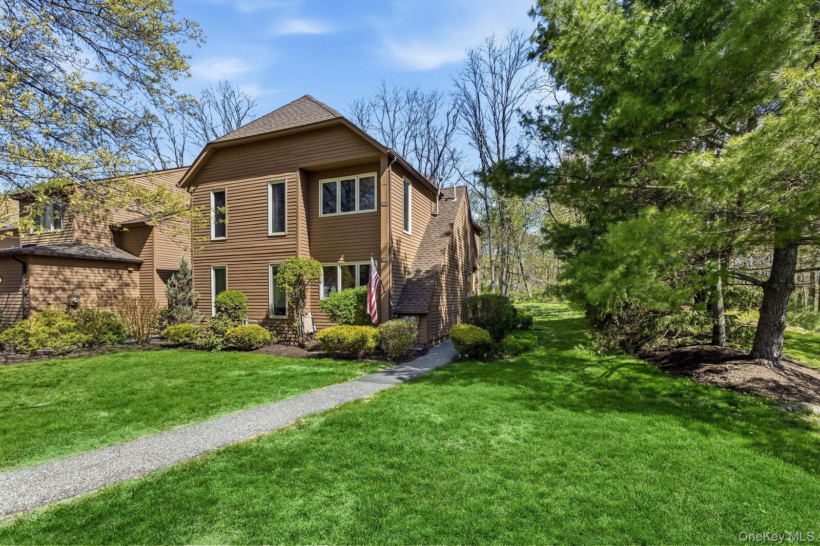 Property Photo: 102 Ridgeview Lane NY 10598