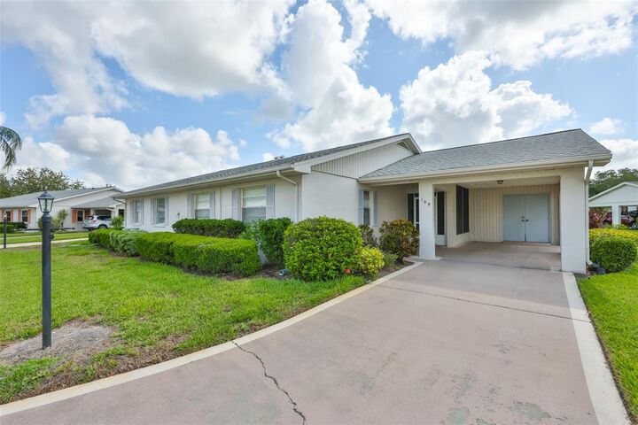Property Photo:  109 Glendower Circle  FL 33573 