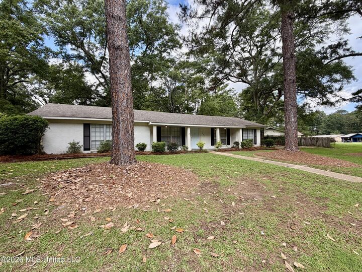 Property Photo:  1602 Tanglewood Drive  MS 39056 