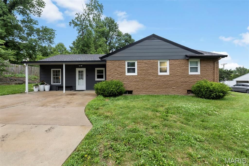 Property Photo:  860 Poppy Lane  MO 63701 
