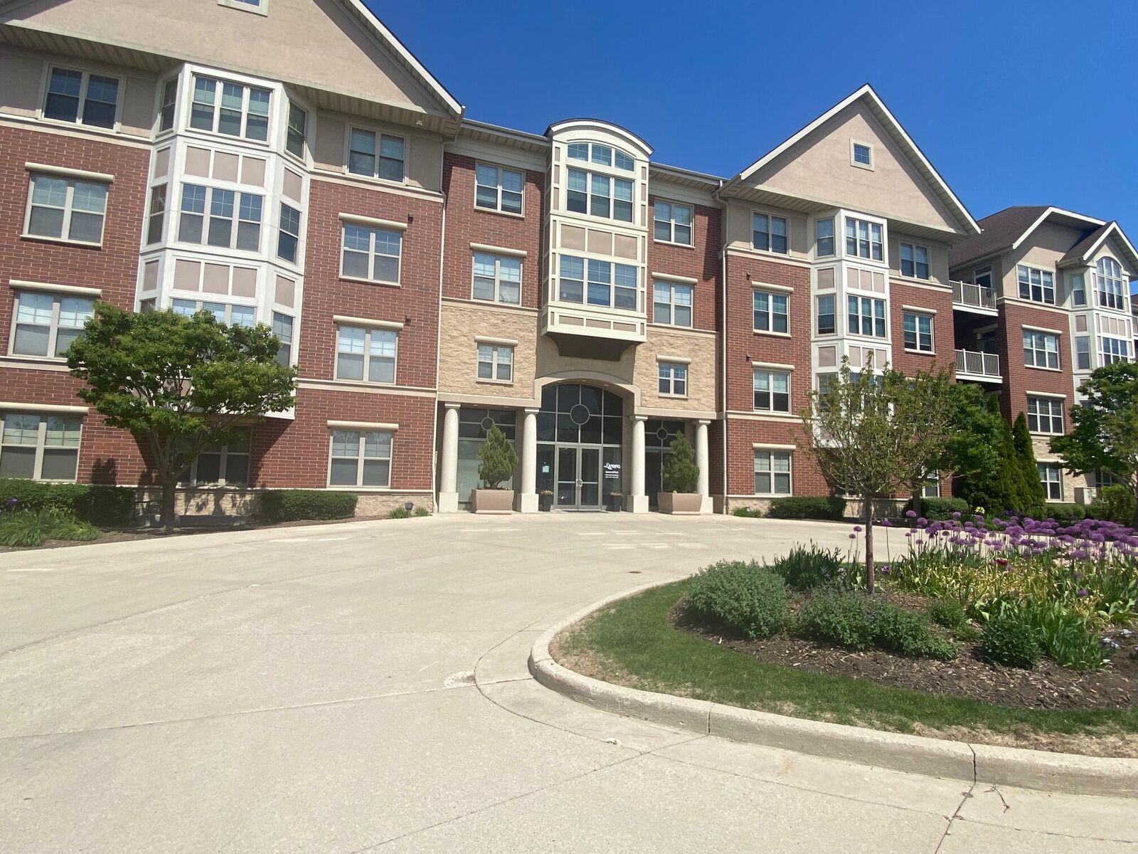 Property Photo:  4110 S Lake Dr  WI 53235 