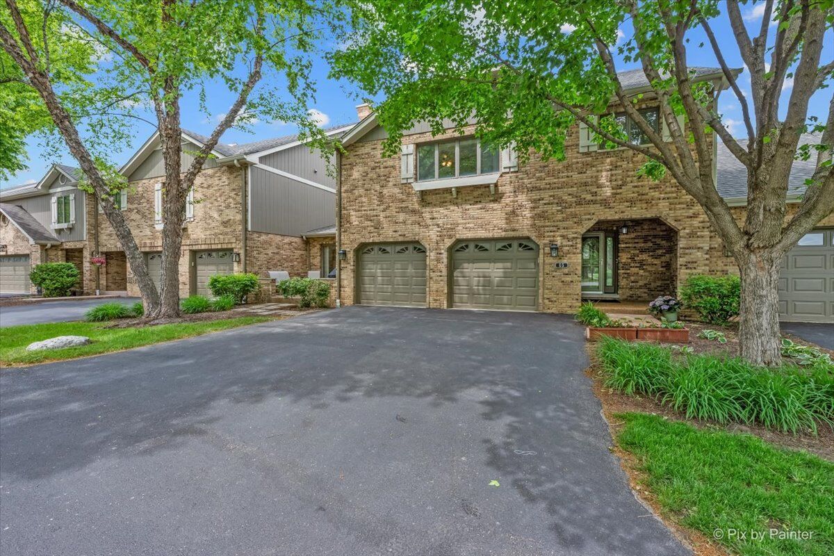 Property Photo:  65 Country Club Drive  IL 60108 