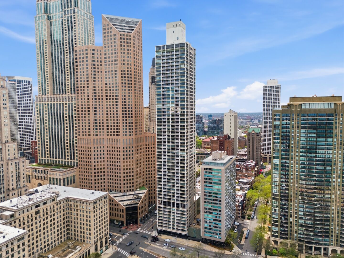 Property Photo: 1000 N Lake Shore Plaza 24C IL 60611
