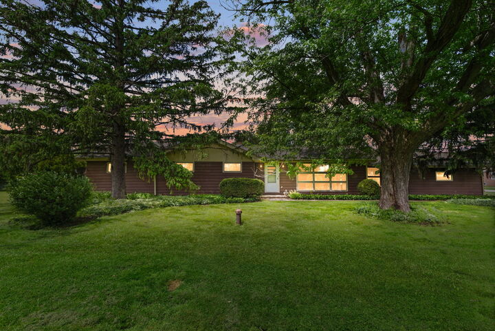 Property Photo:  2N570 Argyle Street  IL 60148 