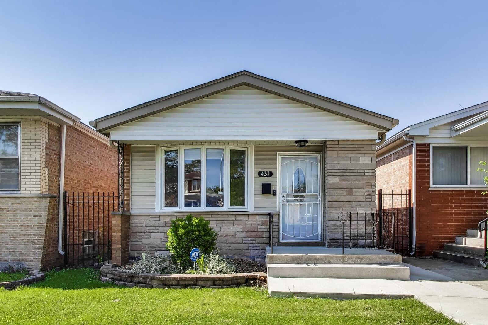 Property Photo: 431 W 98th Street IL 60628