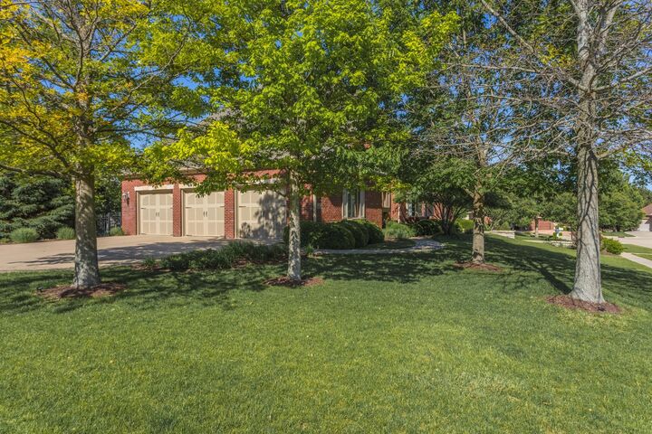 Property Photo:  4 Bohrer Court  IL 61704 