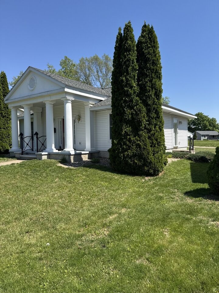 Property Photo:  354 19th Place  IA 52732 