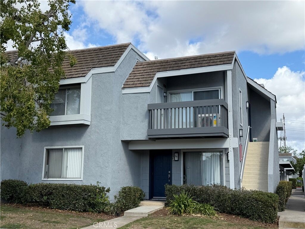 Property Photo:  29 Autumn Oak  CA 92604 