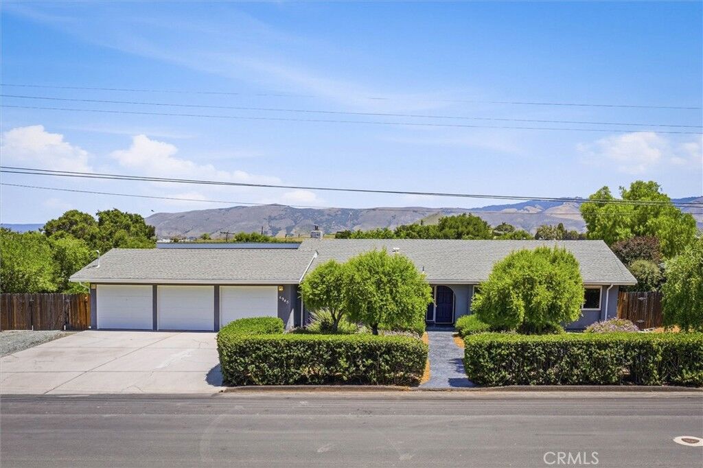 Property Photo:  4945 Hacienda  CA 93401 