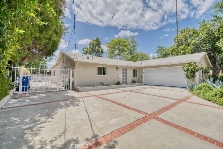 Property Photo:  20516 Clark Street  CA 91367 