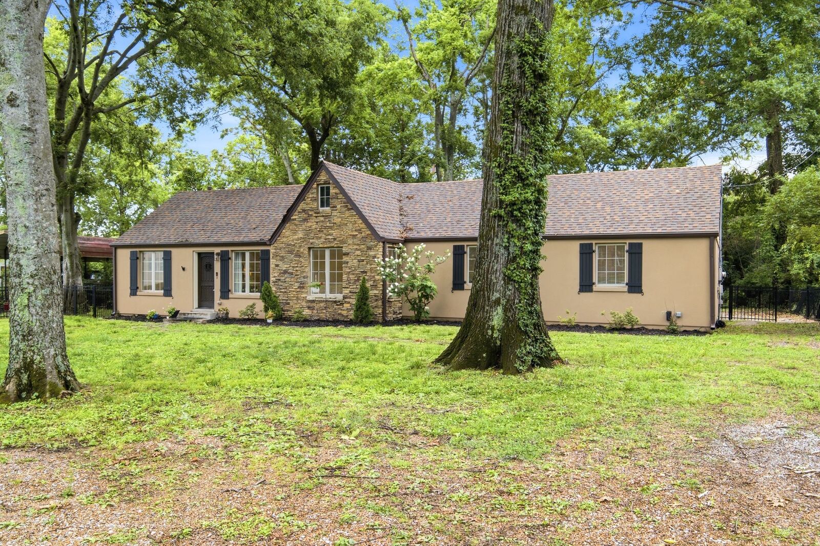 Property Photo: 5905 Old Harding Pike TN 37205