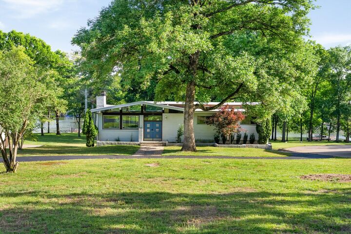 Property Photo:  179 Snug Harbor Dr  TN 37075 