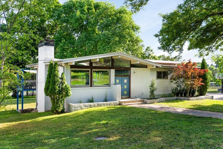 Property Photo:  179 Snug Harbor Dr  TN 37075 