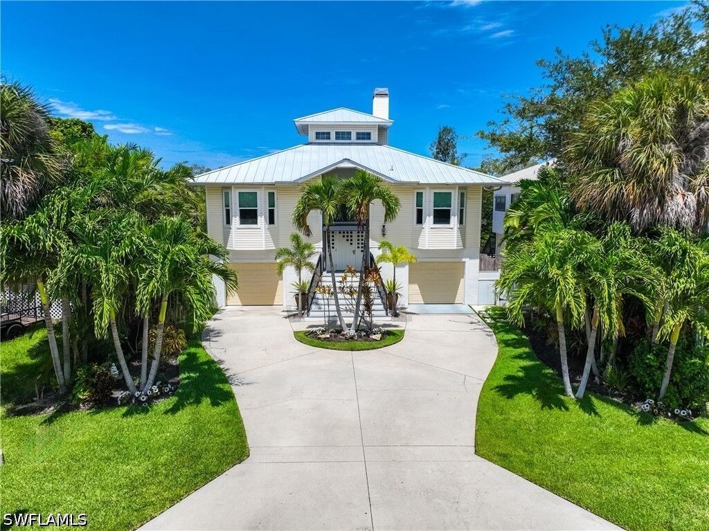 Property Photo:  2958 Poplar Street  FL 34112 
