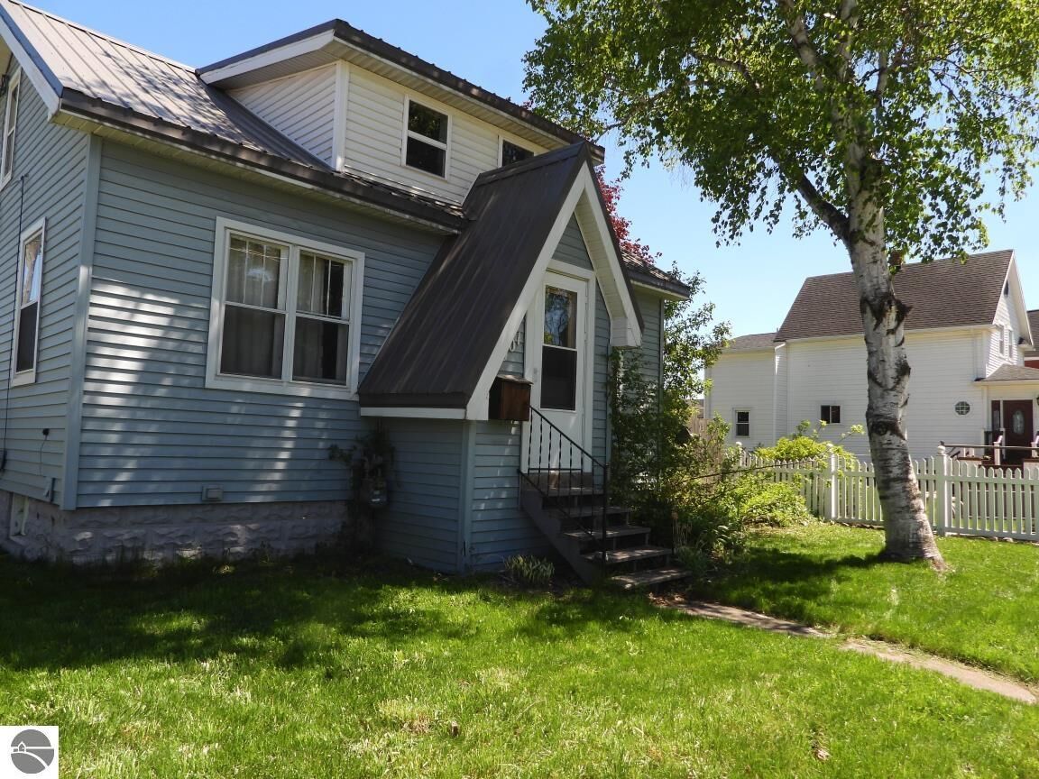 Property Photo:  1001 Augusta Street  MI 49783 