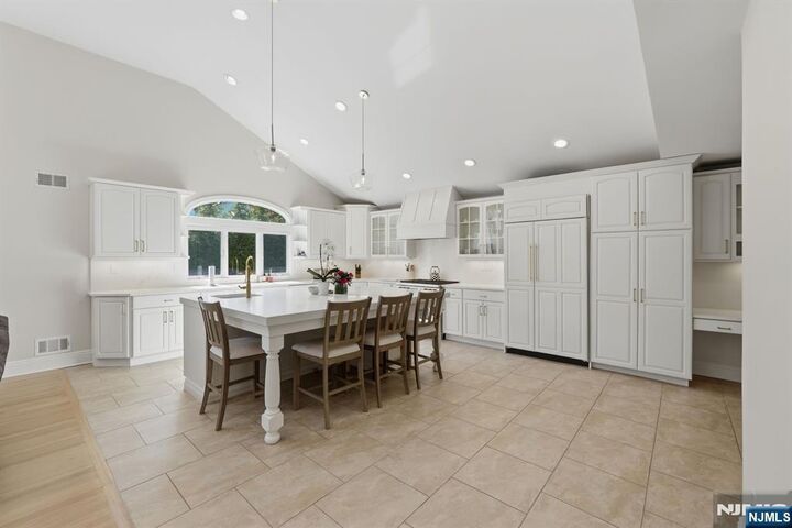 Property Photo:  14 Congress Road  NJ 07630 