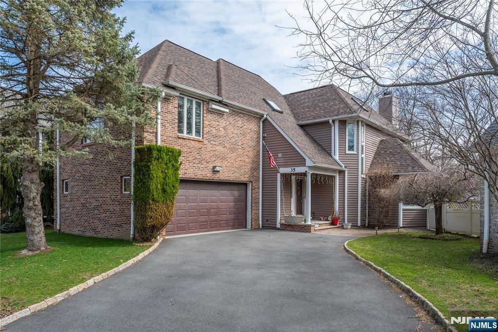 Property Photo:  35 Turnberry Road  NJ 07424 