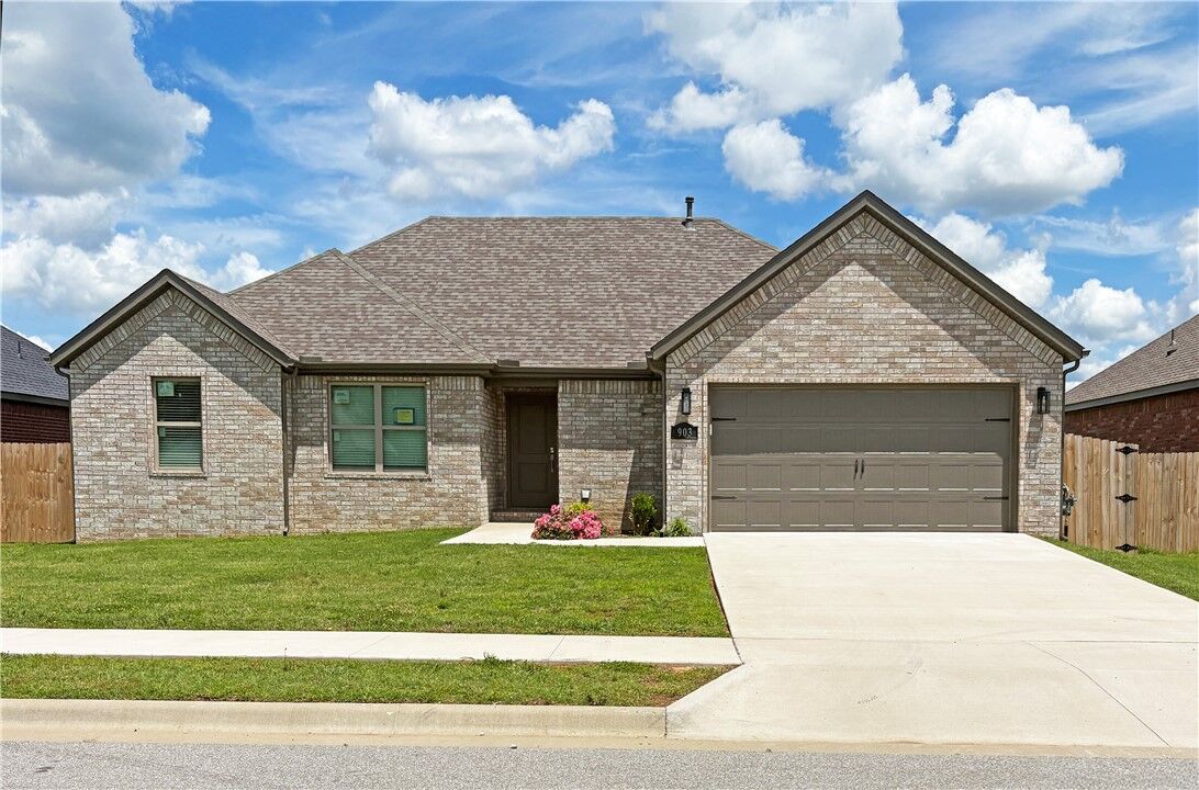Property Photo: 903 W Carley Drive AR 72761