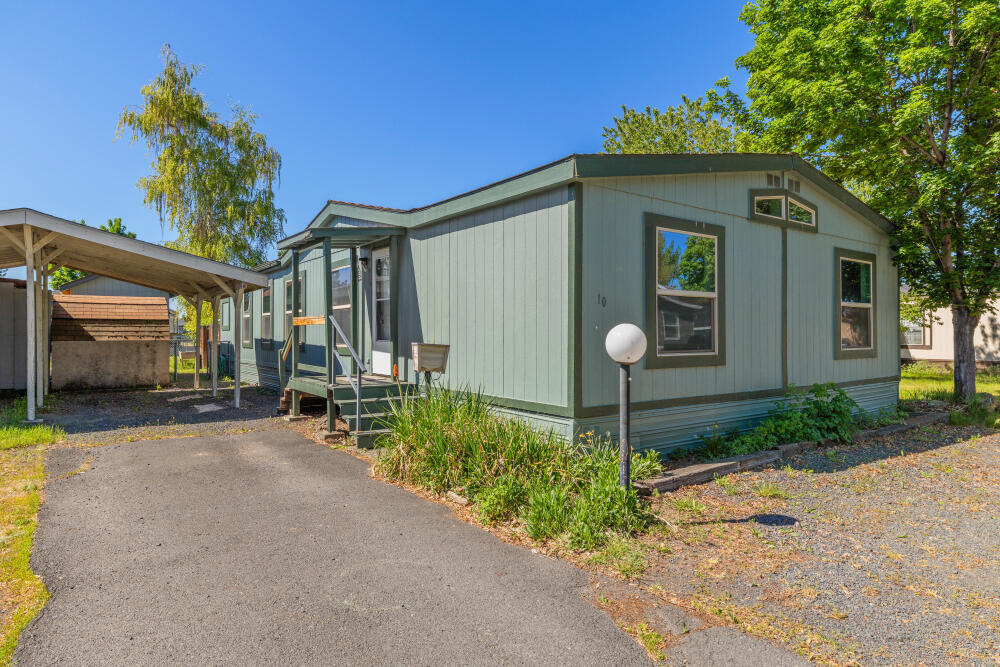 Property Photo:  4751 Bellm Drive Spc 10  OR 97603 