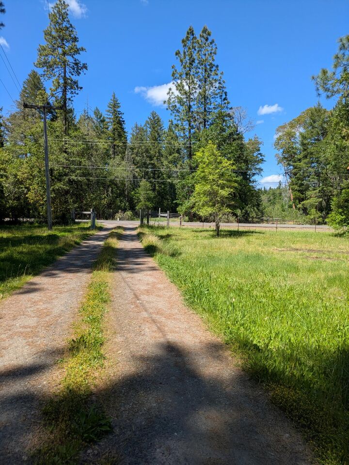 Property Photo: 575 Kirkham Road OR 97523