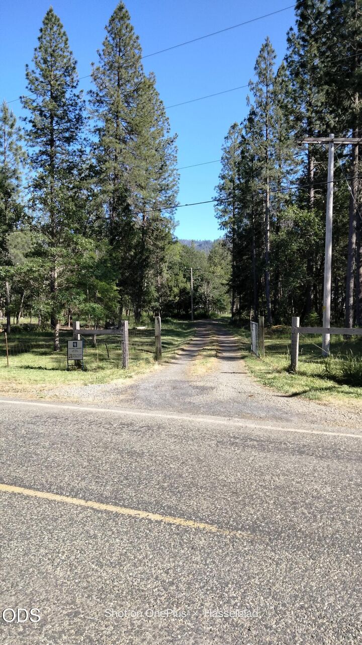 Property Photo: 575 Kirkham Road OR 97523