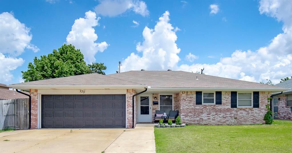 Property Photo: 133 SW 65th Street OK 73139