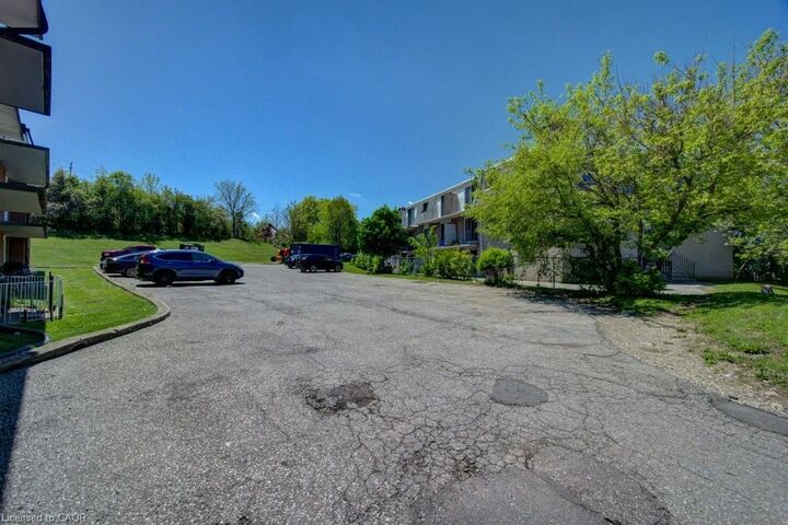 Property Photo:  267 Clyde Road 12  ON N3H 1C4 