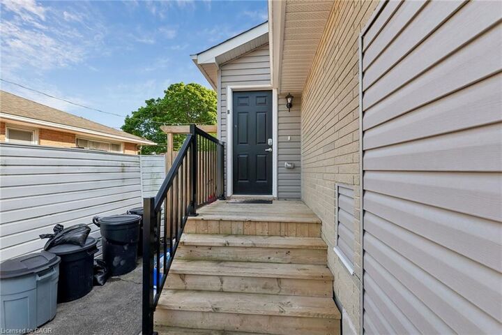Property Photo: 158 Laurentian Drive N ON N5W 1P2