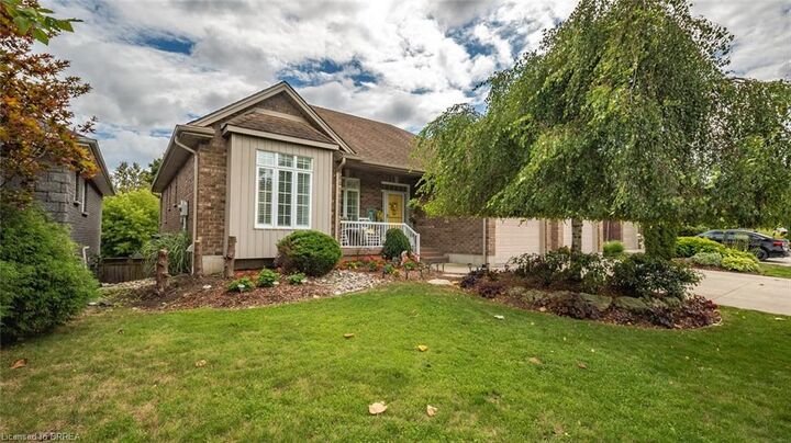 Property Photo: 424 Lakeview Drive ON N4T 1V3