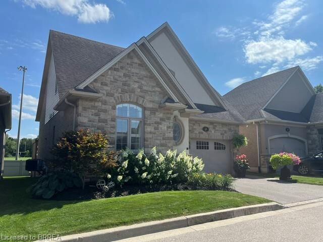 Property Photo: 68 Fairview Drive 9 ON N3R 2W9