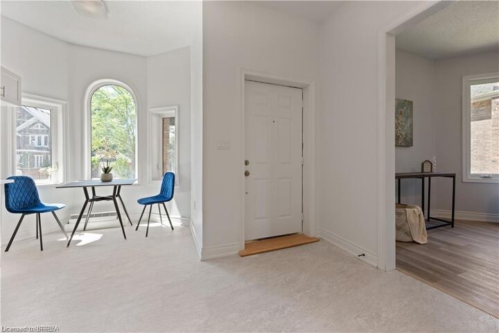 Property Photo:  16 Arthur Street 2A  ON N3S 3H3 