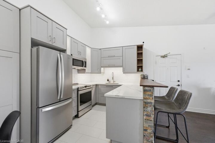 Property Photo: 4013 Kilmer Drive 410 ON L7M 4M3