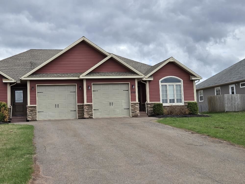 Property Photo:  29 Rosewood Drive  PE C0B 1M0 