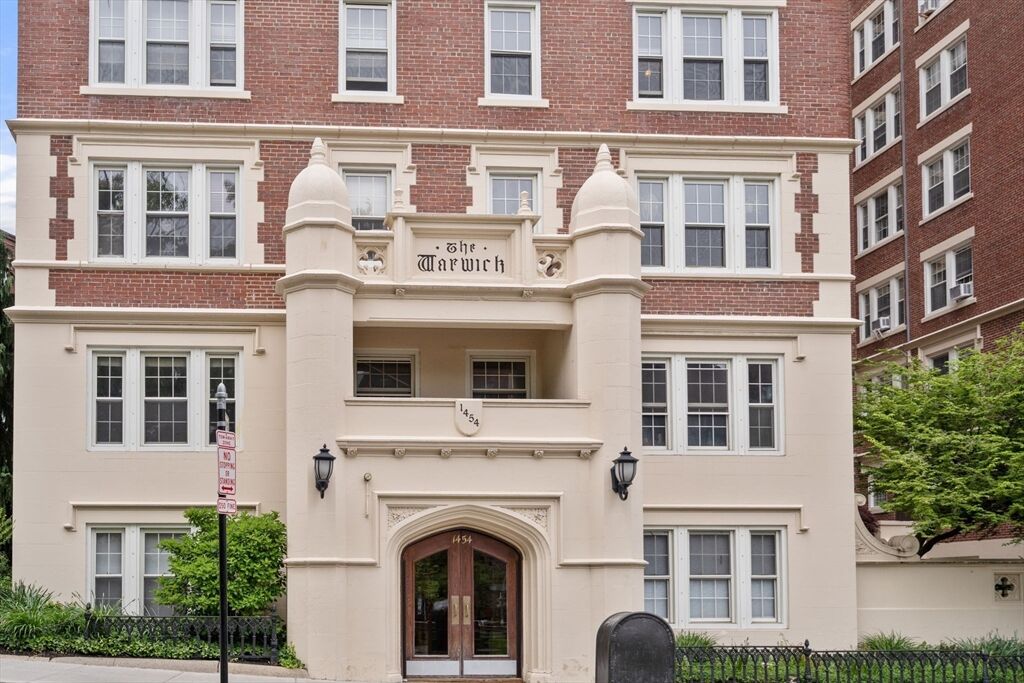 Property Photo:  1450-1454 Beacon Street 542  MA 02446 