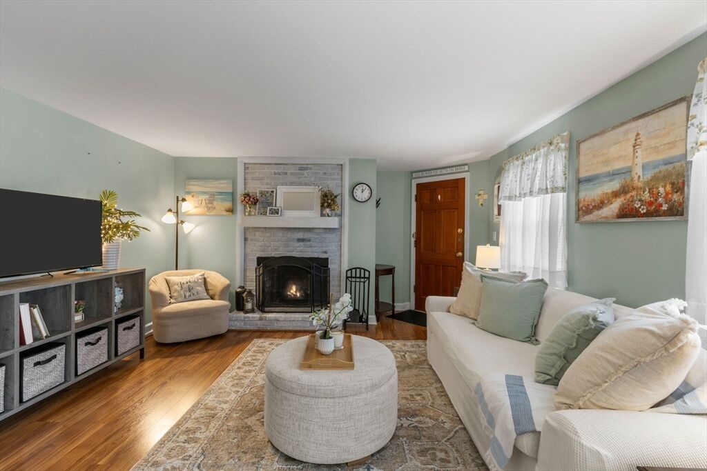 Property Photo:  221 Upper County Rd 106  MA 02639 