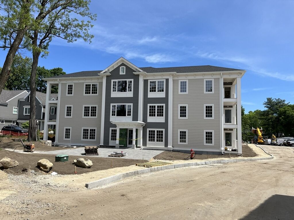 Property Photo:  93 Bedford Street 103  MA 02420 