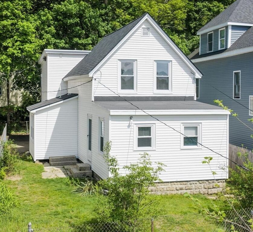 Property Photo:  191 High St  MA 01420 