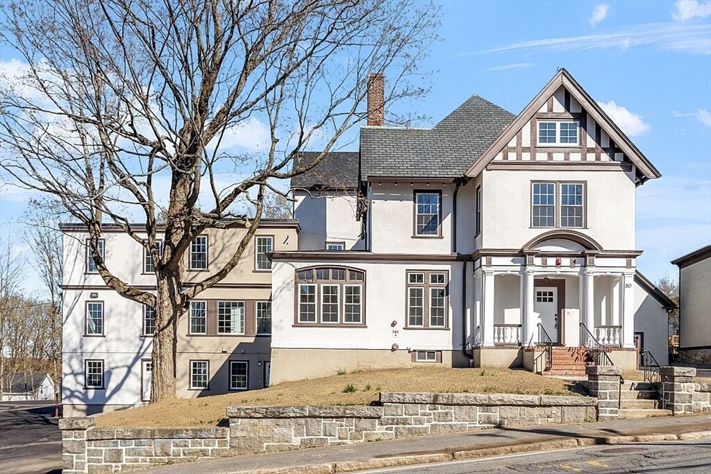 Property Photo:  80 South St 2  MA 01420 