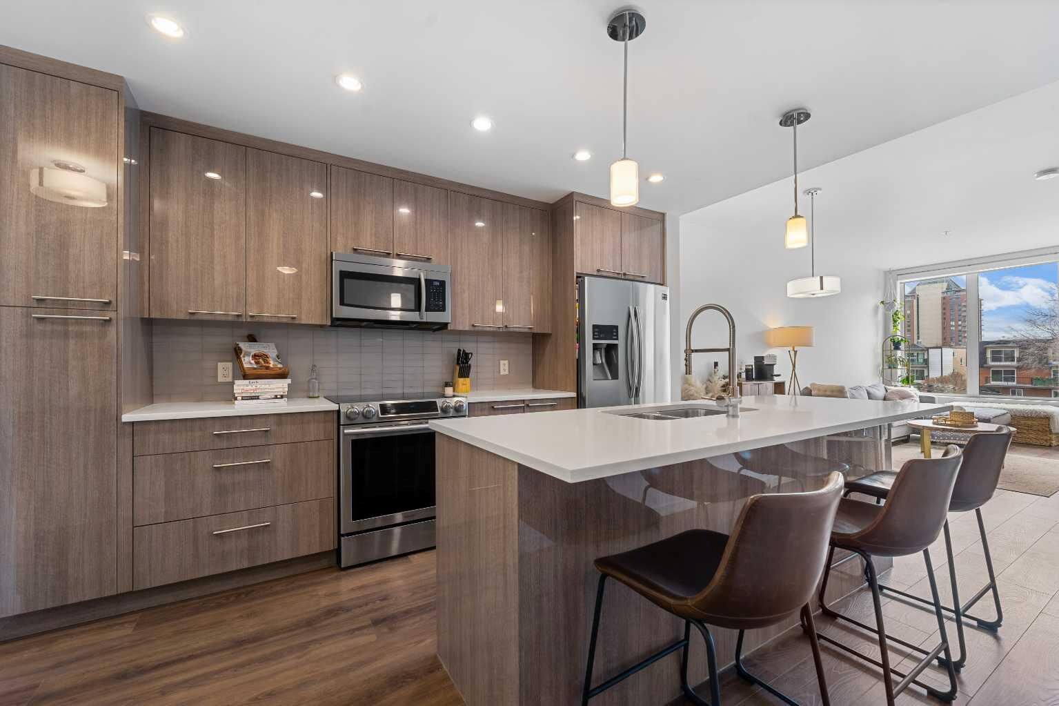 Property Photo:  317 22 Avenue SW 307  AB T2S 3H6 
