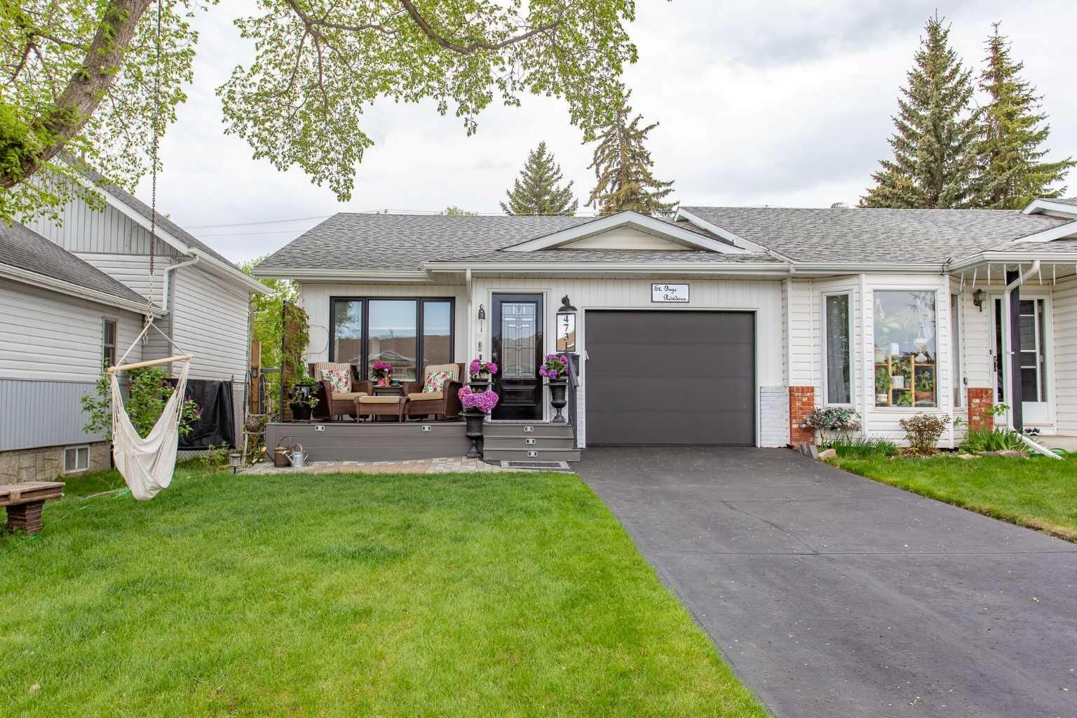 Property Photo:  4731 49A Avenue  AB T4L 1N4 