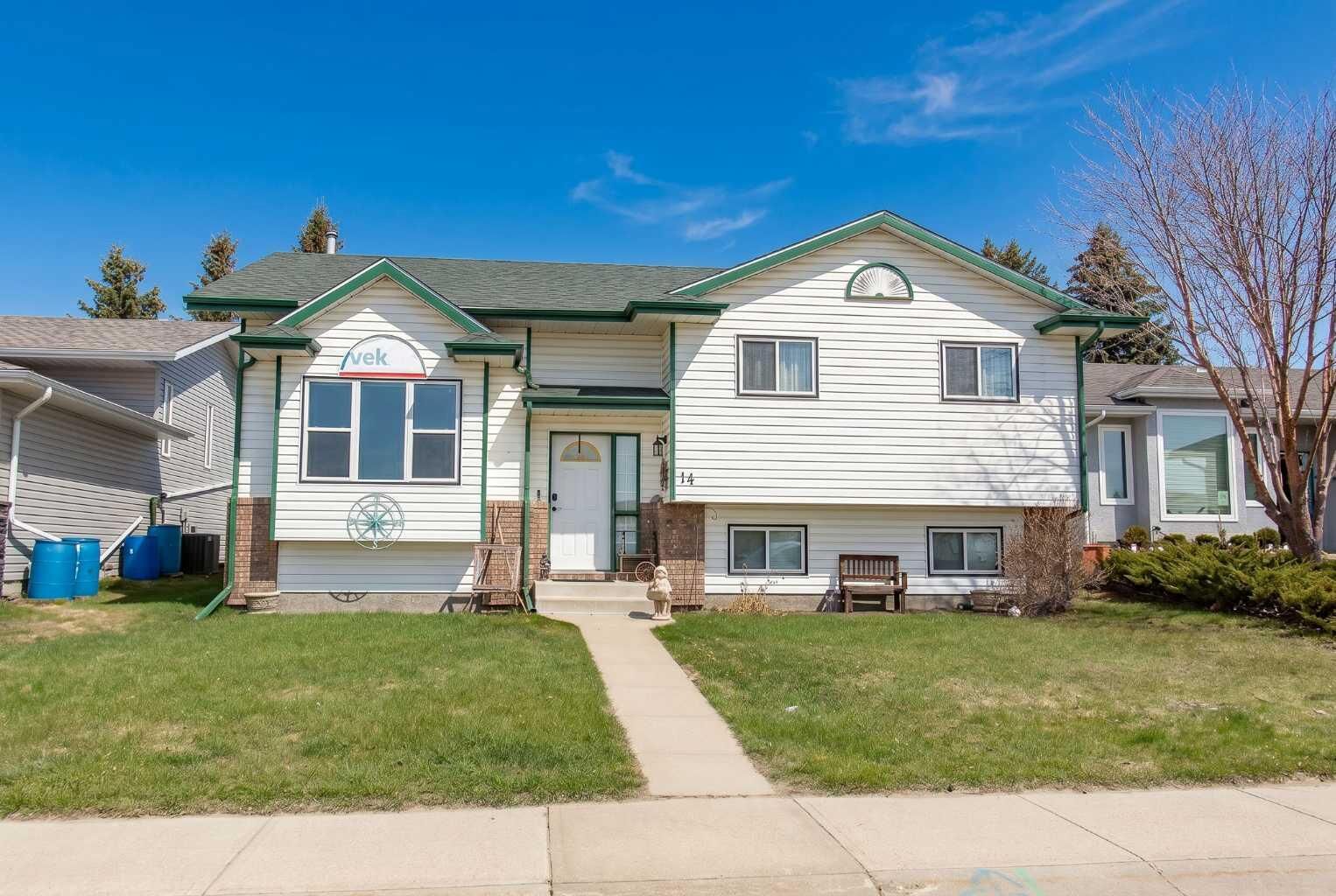 Property Photo:  14 Lincoln Park  AB T4L 1P3 